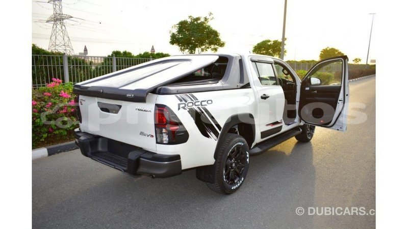 Big with watermark toyota hilux enga import dubai 4278