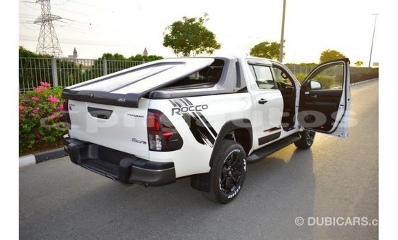Buy Import Toyota Hilux White Car in Import - Dubai in Enga Buy Import Toyota Hilux White Car in Import - Dubai in Enga