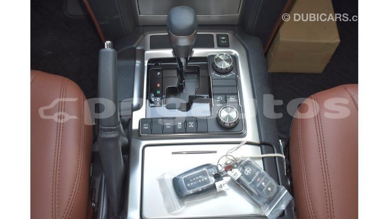 Big with watermark toyota land cruiser enga import dubai 4280