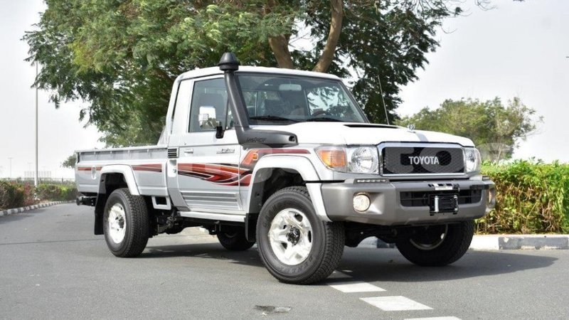 Big with watermark toyota land cruiser enga import dubai 4283