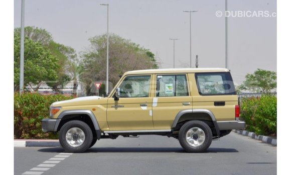 Buy Import Toyota Land Cruiser Beige Car in Import - Dubai in Enga Buy Import Toyota Land Cruiser Beige Car in Import - Dubai in Enga