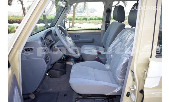 Buy Import Toyota Land Cruiser Beige Car in Import - Dubai in Enga Buy Import Toyota Land Cruiser Beige Car in Import - Dubai in Enga