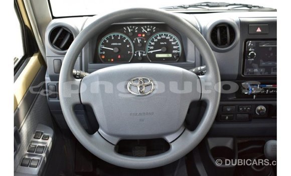 Buy Import Toyota Land Cruiser Beige Car in Import - Dubai in Enga Buy Import Toyota Land Cruiser Beige Car in Import - Dubai in Enga