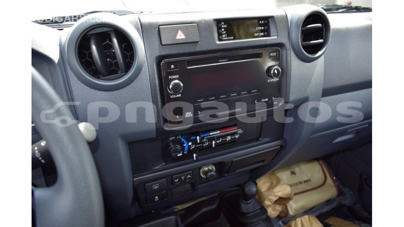 Big with watermark toyota land cruiser enga import dubai 4284