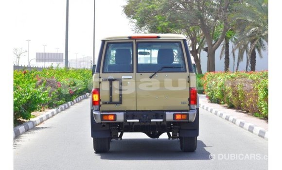 Buy Import Toyota Land Cruiser Beige Car in Import - Dubai in Enga Buy Import Toyota Land Cruiser Beige Car in Import - Dubai in Enga