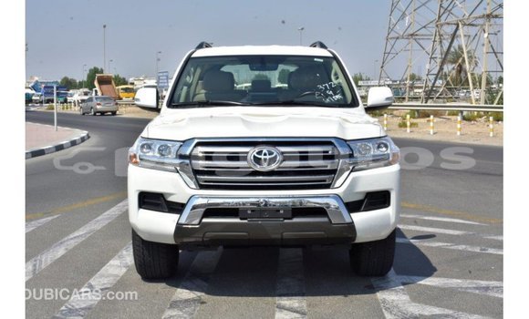 Buy Import Toyota Land Cruiser White Car in Import - Dubai in Enga Buy Import Toyota Land Cruiser White Car in Import - Dubai in Enga