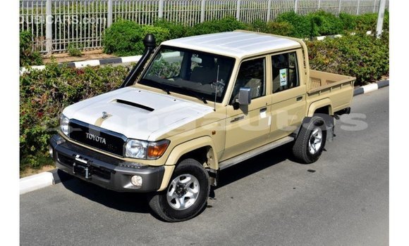 Buy Import Toyota Land Cruiser Beige Car in Import - Dubai in Enga Buy Import Toyota Land Cruiser Beige Car in Import - Dubai in Enga