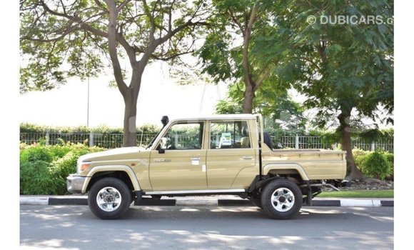 Buy Import Toyota Land Cruiser Beige Car in Import - Dubai in Enga Buy Import Toyota Land Cruiser Beige Car in Import - Dubai in Enga