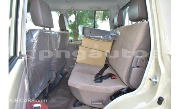 Buy Import Toyota Land Cruiser Beige Car in Import - Dubai in Enga Buy Import Toyota Land Cruiser Beige Car in Import - Dubai in Enga