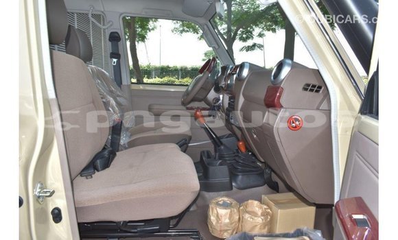 Buy Import Toyota Land Cruiser Beige Car in Import - Dubai in Enga Buy Import Toyota Land Cruiser Beige Car in Import - Dubai in Enga