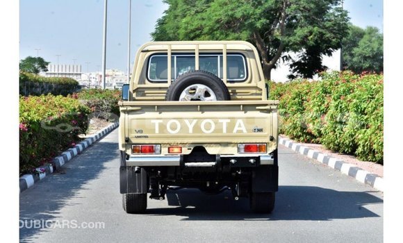 Buy Import Toyota Land Cruiser Beige Car in Import - Dubai in Enga Buy Import Toyota Land Cruiser Beige Car in Import - Dubai in Enga