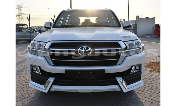 Buy Import Toyota Land Cruiser White Car in Import - Dubai in Enga Buy Import Toyota Land Cruiser White Car in Import - Dubai in Enga