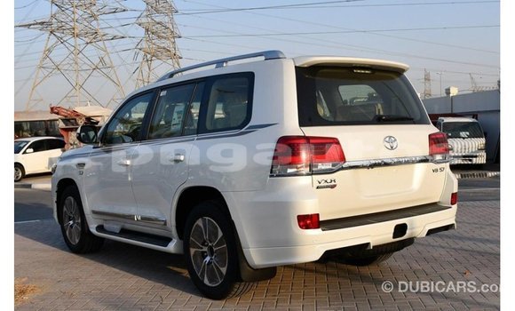 Buy Import Toyota Land Cruiser White Car in Import - Dubai in Enga Buy Import Toyota Land Cruiser White Car in Import - Dubai in Enga