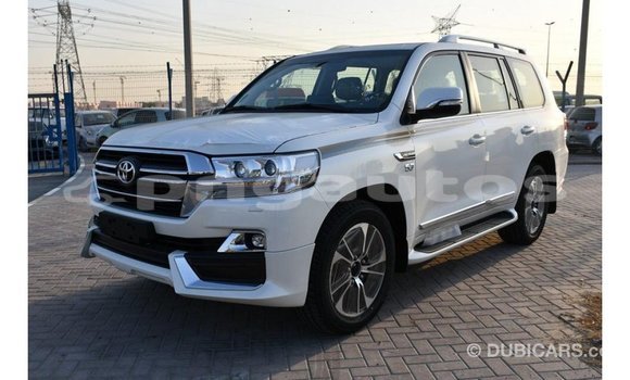 Buy Import Toyota Land Cruiser White Car in Import - Dubai in Enga Buy Import Toyota Land Cruiser White Car in Import - Dubai in Enga