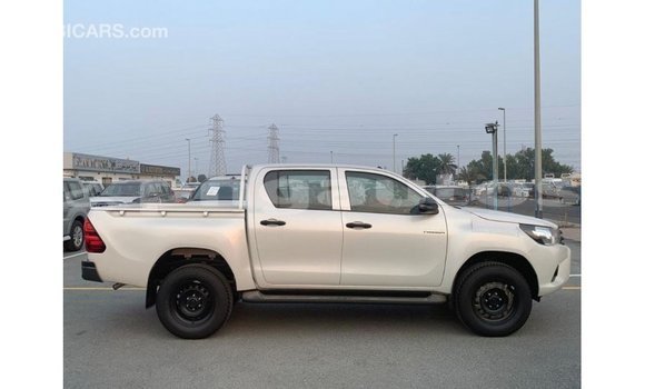 Buy Import Toyota Hilux White Car in Import - Dubai in Enga Buy Import Toyota Hilux White Car in Import - Dubai in Enga