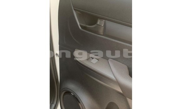 Buy Import Toyota Hilux White Car in Import - Dubai in Enga Buy Import Toyota Hilux White Car in Import - Dubai in Enga