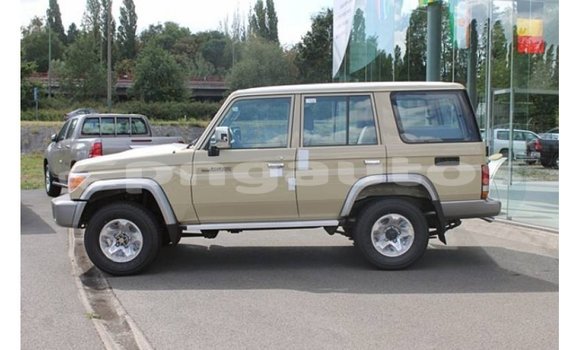 Buy Import Toyota Land Cruiser Beige Car in Import - Dubai in Enga Buy Import Toyota Land Cruiser Beige Car in Import - Dubai in Enga