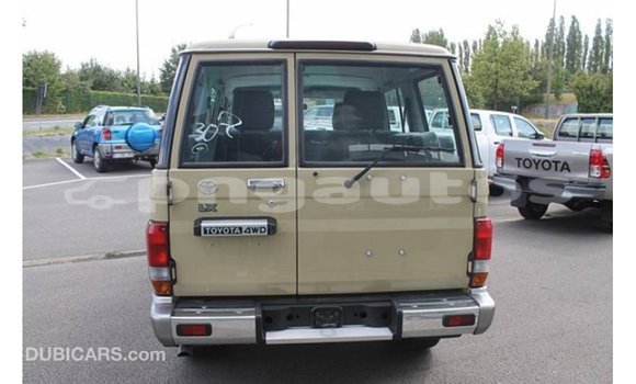 Buy Import Toyota Land Cruiser Beige Car in Import - Dubai in Enga Buy Import Toyota Land Cruiser Beige Car in Import - Dubai in Enga
