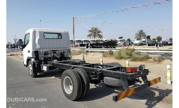 Buy Import Mitsubishi L400 White Truck in Import - Dubai in Enga Buy Import Mitsubishi L400 White Truck in Import - Dubai in Enga