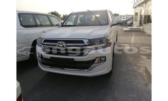 Buy Import Toyota Land Cruiser White Car in Import - Dubai in Enga Buy Import Toyota Land Cruiser White Car in Import - Dubai in Enga