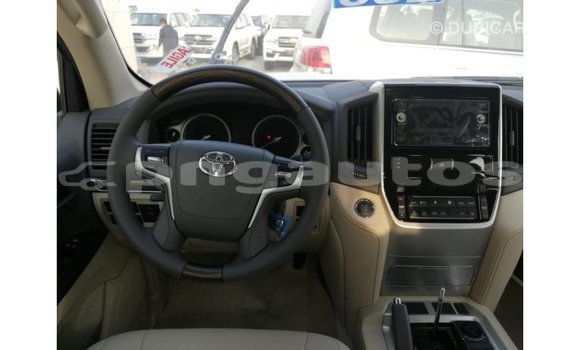 Buy Import Toyota Land Cruiser White Car in Import - Dubai in Enga Buy Import Toyota Land Cruiser White Car in Import - Dubai in Enga