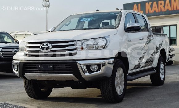 Acheter Import Voiture Toyota Hilux Blanc à Import - Dubai, Enga Acheter Import Voiture Toyota Hilux Blanc à Import - Dubai, Enga