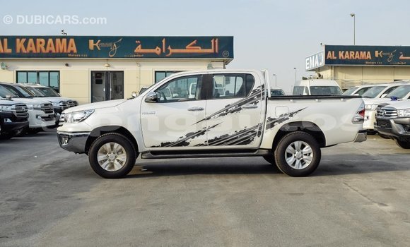 Acheter Import Voiture Toyota Hilux Blanc à Import - Dubai, Enga Acheter Import Voiture Toyota Hilux Blanc à Import - Dubai, Enga