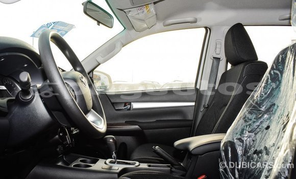 Acheter Import Voiture Toyota Hilux Blanc à Import - Dubai, Enga Acheter Import Voiture Toyota Hilux Blanc à Import - Dubai, Enga