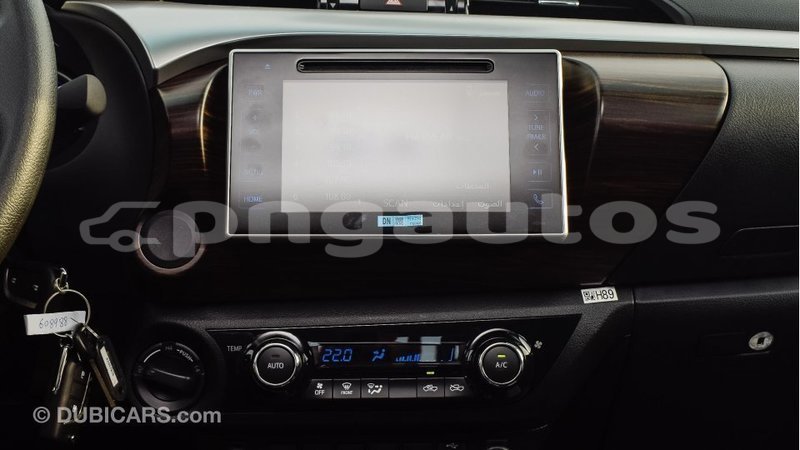 Big with watermark toyota hilux enga import dubai 4362