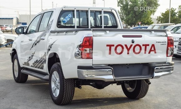 Acheter Import Voiture Toyota Hilux Blanc à Import - Dubai, Enga Acheter Import Voiture Toyota Hilux Blanc à Import - Dubai, Enga