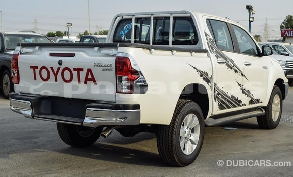 Acheter Import Voiture Toyota Hilux Blanc à Import - Dubai, Enga Acheter Import Voiture Toyota Hilux Blanc à Import - Dubai, Enga