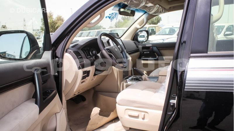 Big with watermark toyota land cruiser enga import dubai 4363