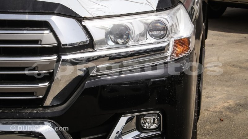 Big with watermark toyota land cruiser enga import dubai 4363