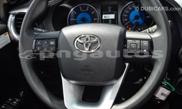 Acheter Import Voiture Toyota Hilux Noir à Import - Dubai, Enga Acheter Import Voiture Toyota Hilux Noir à Import - Dubai, Enga