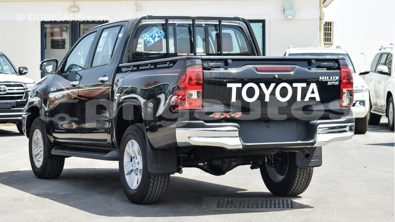 Big with watermark toyota hilux enga import dubai 4364