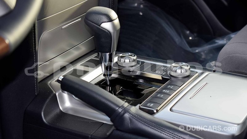 Big with watermark toyota land cruiser enga import dubai 4366