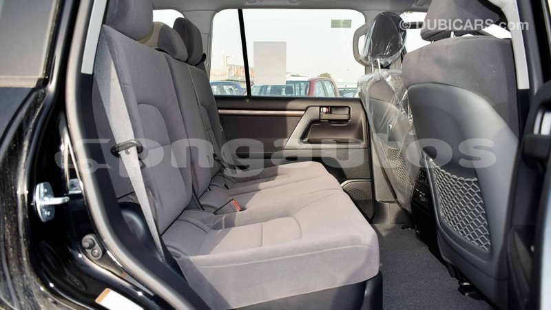 Big with watermark toyota land cruiser enga import dubai 4367