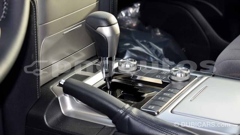 Big with watermark toyota land cruiser enga import dubai 4367