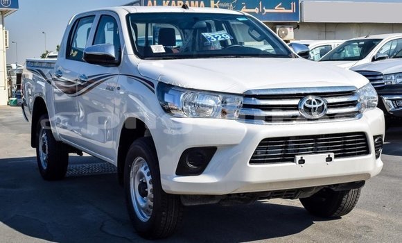 Acheter Import Voiture Toyota Hilux Blanc à Import - Dubai, Enga Acheter Import Voiture Toyota Hilux Blanc à Import - Dubai, Enga