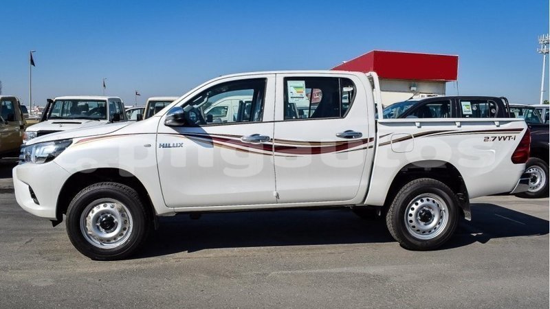 Big with watermark toyota hilux enga import dubai 4368