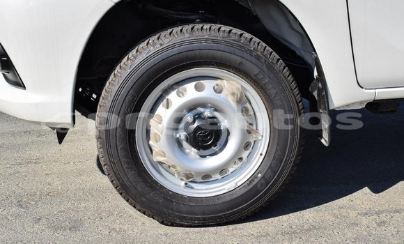 Acheter Import Voiture Toyota Hilux Blanc à Import - Dubai, Enga Acheter Import Voiture Toyota Hilux Blanc à Import - Dubai, Enga