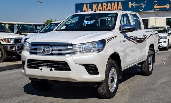Acheter Import Voiture Toyota Hilux Blanc à Import - Dubai, Enga Acheter Import Voiture Toyota Hilux Blanc à Import - Dubai, Enga