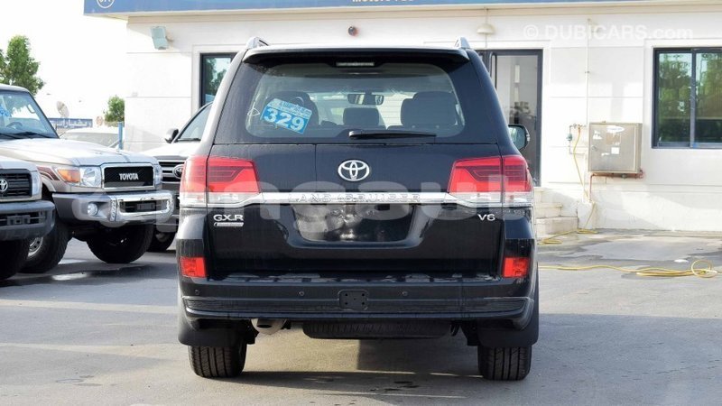 Big with watermark toyota land cruiser enga import dubai 4371