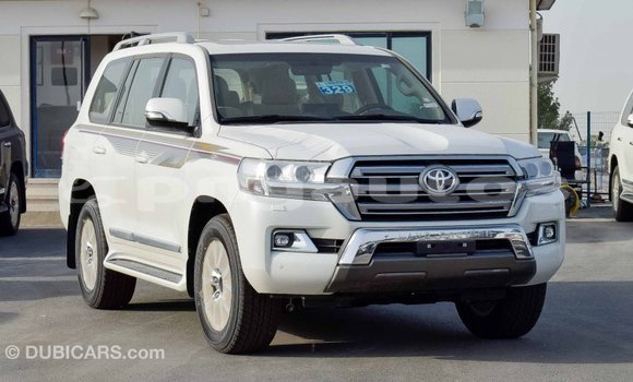 Acheter Import Voiture Toyota Land Cruiser Blanc à Import - Dubai, Enga Acheter Import Voiture Toyota Land Cruiser Blanc à Import - Dubai, Enga