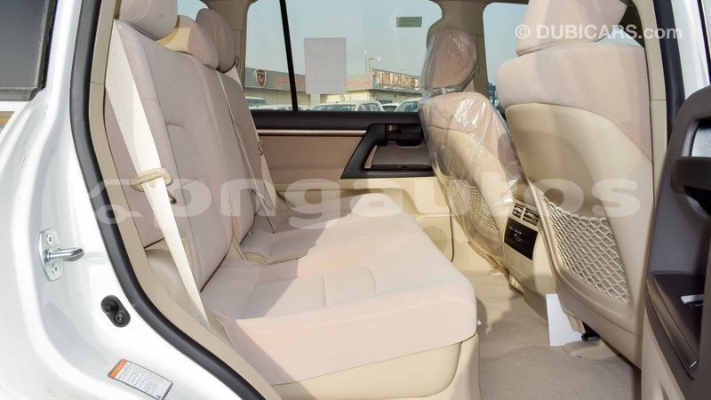 Big with watermark toyota land cruiser enga import dubai 4372