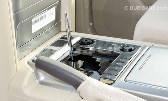 Acheter Import Voiture Toyota Land Cruiser Blanc à Import - Dubai, Enga Acheter Import Voiture Toyota Land Cruiser Blanc à Import - Dubai, Enga