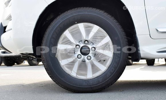 Acheter Import Voiture Toyota Land Cruiser Blanc à Import - Dubai, Enga Acheter Import Voiture Toyota Land Cruiser Blanc à Import - Dubai, Enga