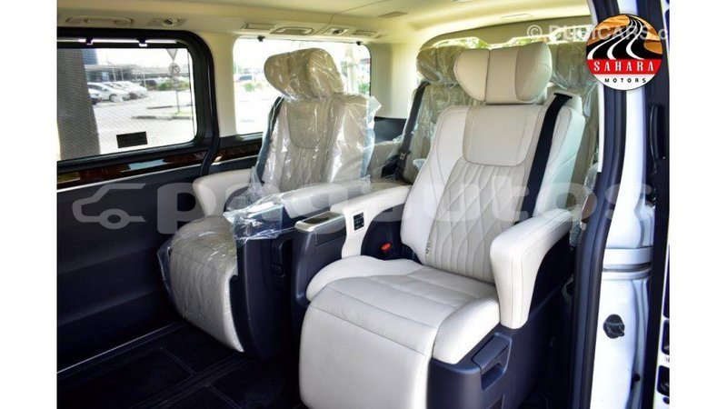 Big with watermark toyota granvia enga import dubai 4379