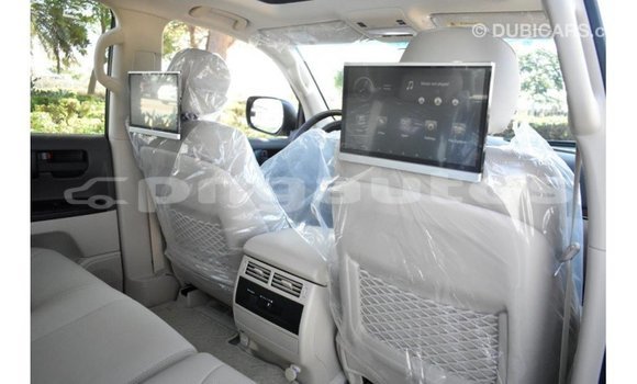 Buy Import Toyota Land Cruiser White Car in Import - Dubai in Enga Buy Import Toyota Land Cruiser White Car in Import - Dubai in Enga