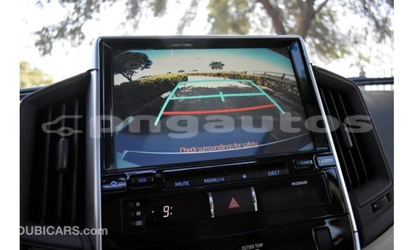 Buy Import Toyota Land Cruiser White Car in Import - Dubai in Enga Buy Import Toyota Land Cruiser White Car in Import - Dubai in Enga